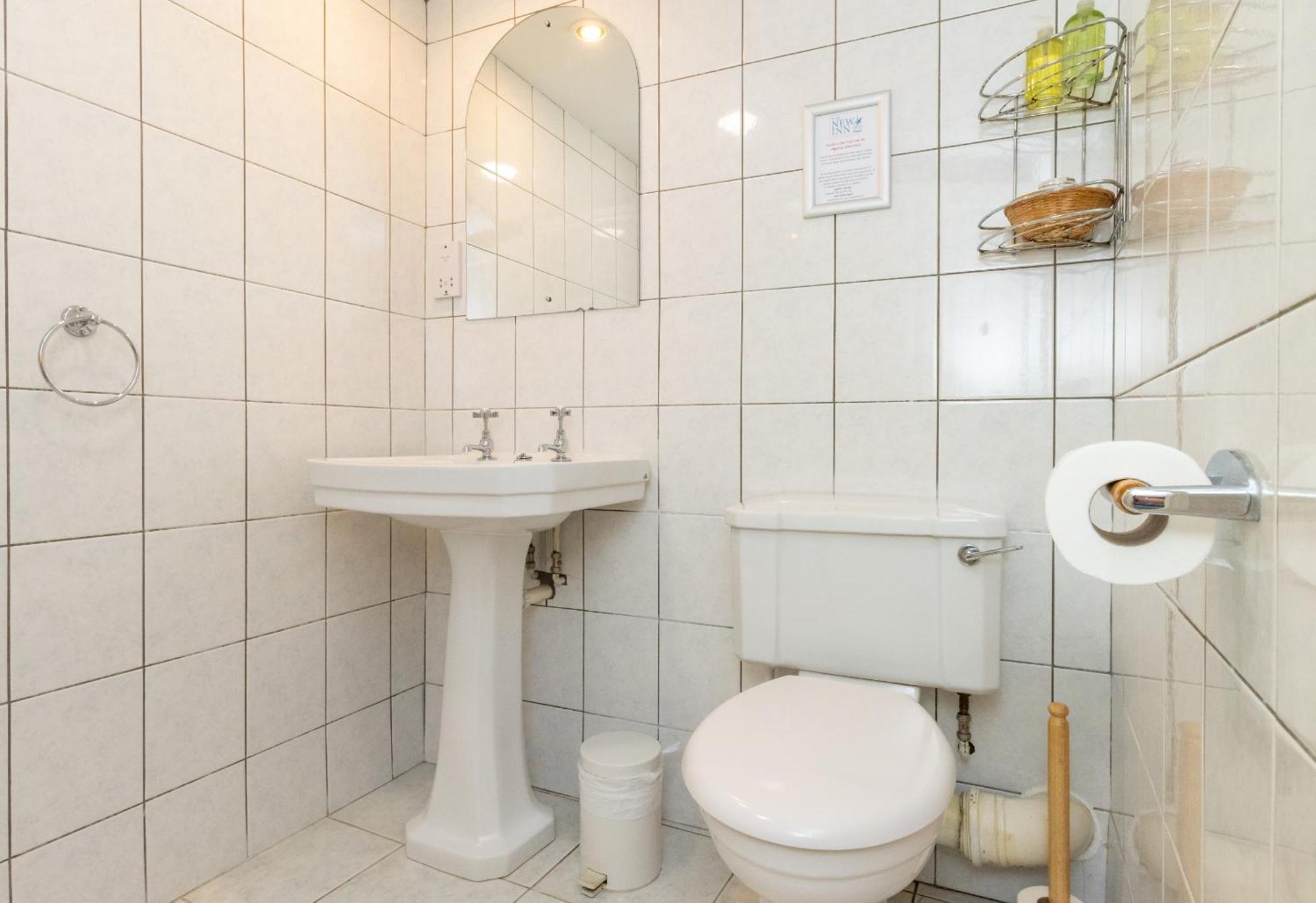 New Inn Кредитон Номер фото